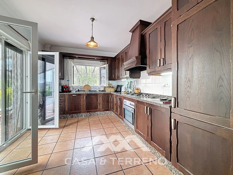 3 soveværelse Villa til salg i Canillas de Albaida med swimmingpool garage - € 578.000 (Ref: 9204867)