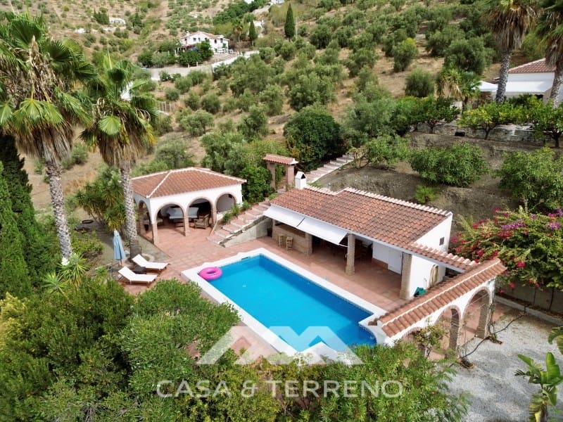 3 soveværelse Villa til salg i Canillas de Albaida med swimmingpool garage - € 578.000 (Ref: 9204867)