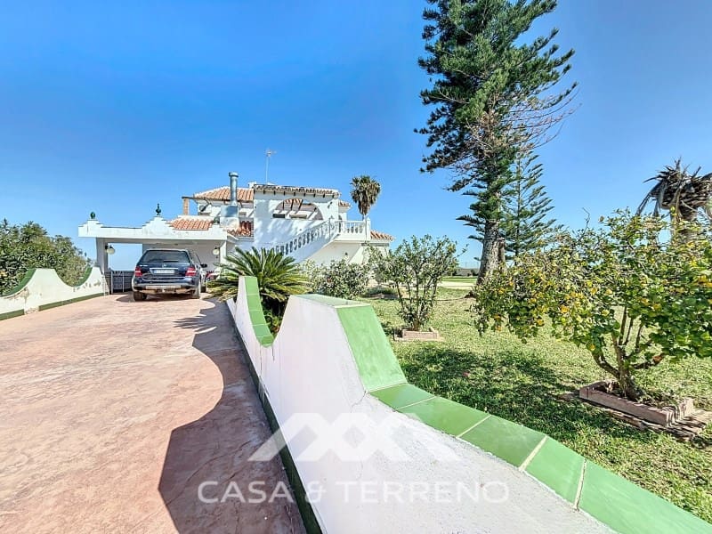 5 slaapkamer Villa te koop in Almayate met zwembad garage - € 1.500.000 (Ref: 9215438)