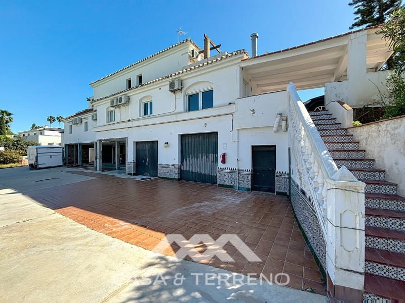 5 slaapkamer Villa te koop in Almayate met zwembad garage - € 1.500.000 (Ref: 9215438)