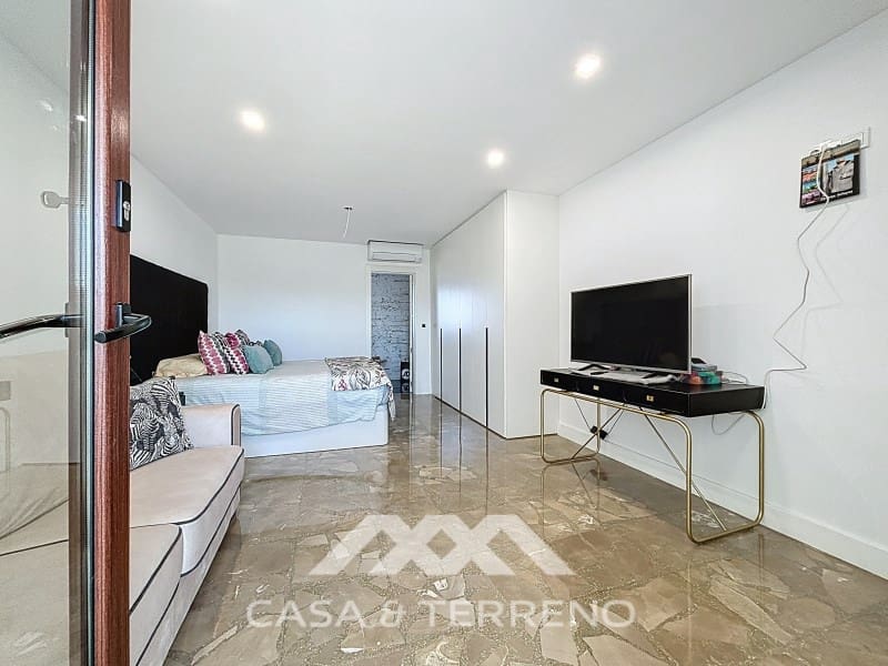 5 slaapkamer Villa te koop in Almayate met zwembad garage - € 1.500.000 (Ref: 9215438)