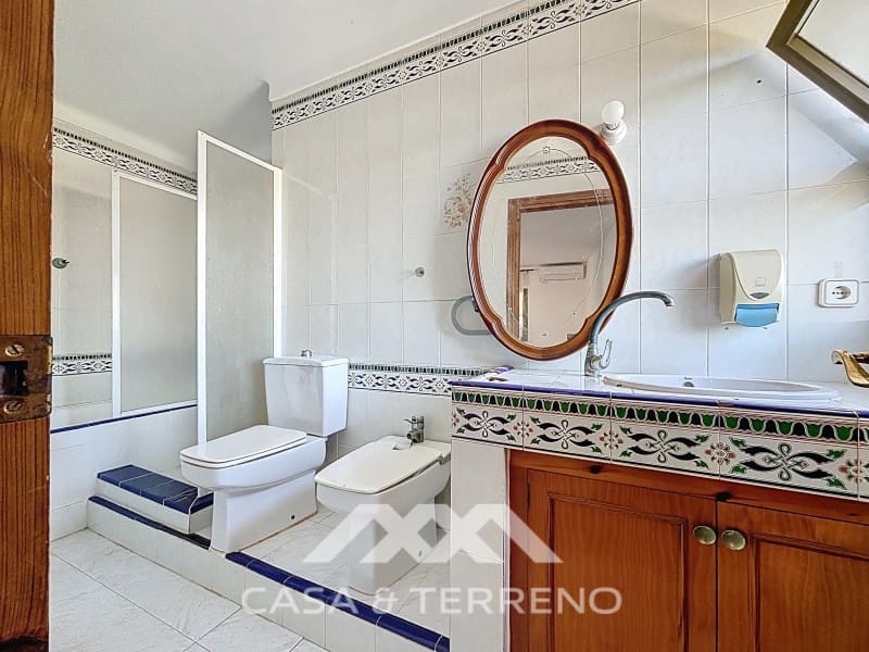 5 slaapkamer Villa te koop in Almayate met zwembad garage - € 1.500.000 (Ref: 9215438)