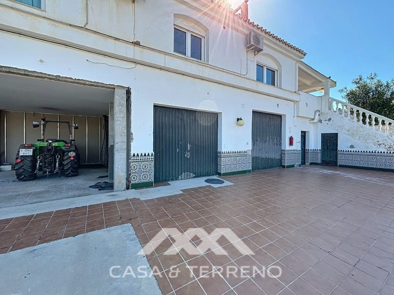 5 slaapkamer Villa te koop in Almayate met zwembad garage - € 1.500.000 (Ref: 9215438)