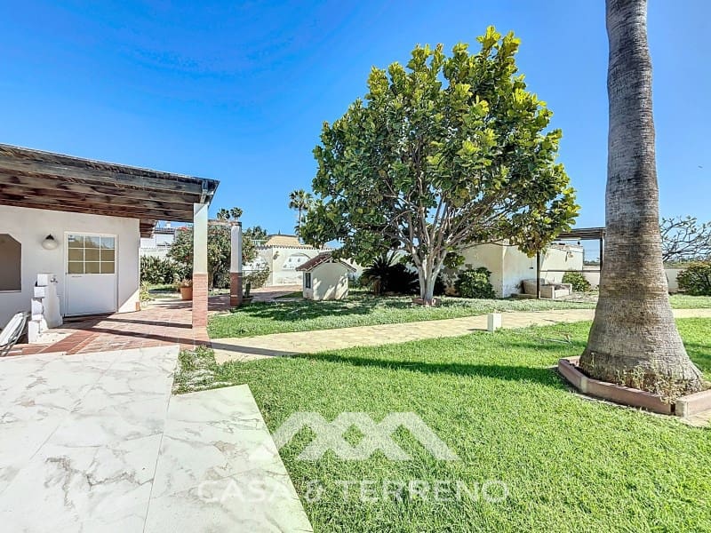 5 slaapkamer Villa te koop in Almayate met zwembad garage - € 1.500.000 (Ref: 9215438)