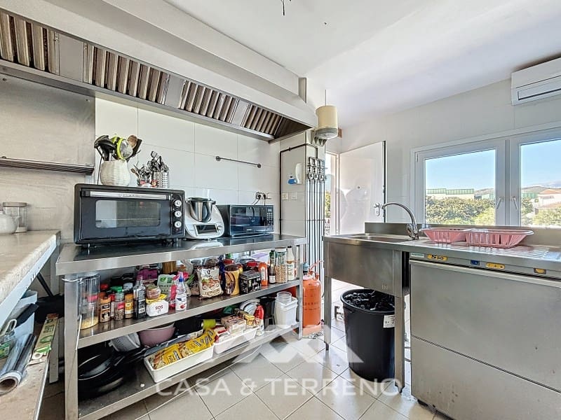 5 slaapkamer Villa te koop in Almayate met zwembad garage - € 1.500.000 (Ref: 9215438)