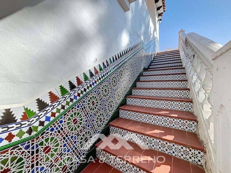 5 slaapkamer Villa te koop in Almayate met zwembad garage - € 1.500.000 (Ref: 9215438)