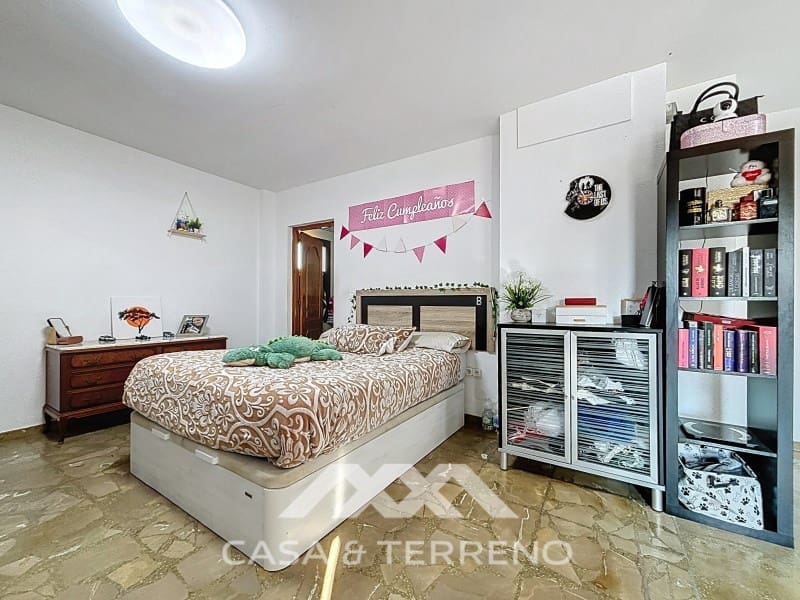 5 slaapkamer Villa te koop in Almayate met zwembad garage - € 1.500.000 (Ref: 9215438)