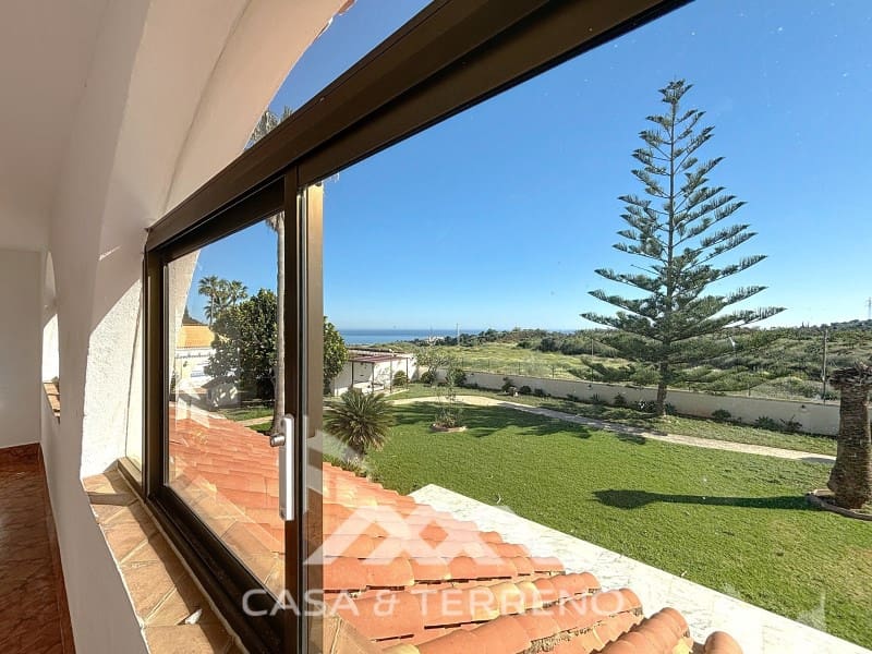 5 slaapkamer Villa te koop in Almayate met zwembad garage - € 1.500.000 (Ref: 9215438)