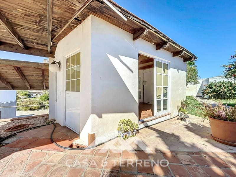 5 slaapkamer Villa te koop in Almayate met zwembad garage - € 1.500.000 (Ref: 9215438)