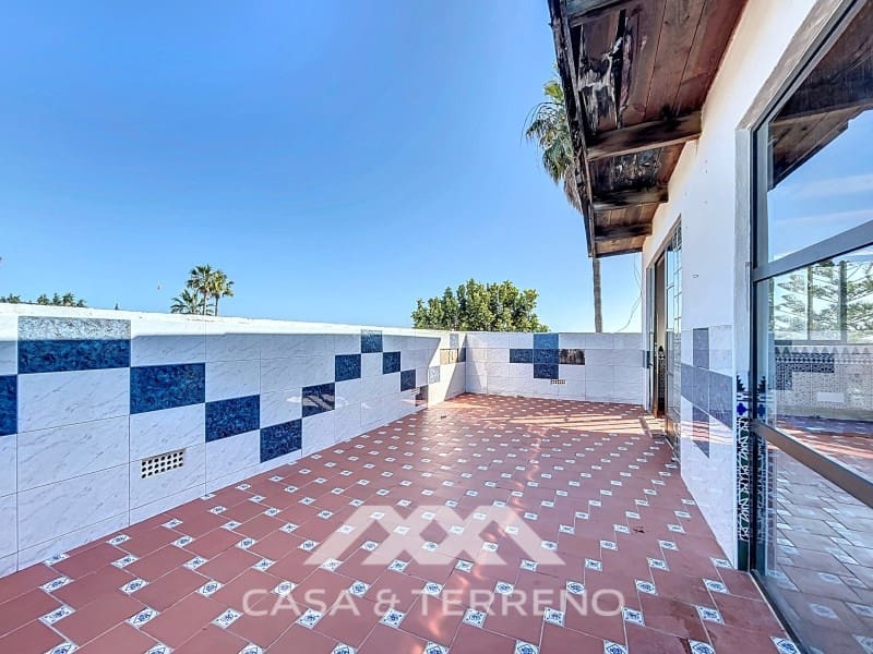 5 slaapkamer Villa te koop in Almayate met zwembad garage - € 1.500.000 (Ref: 9215438)