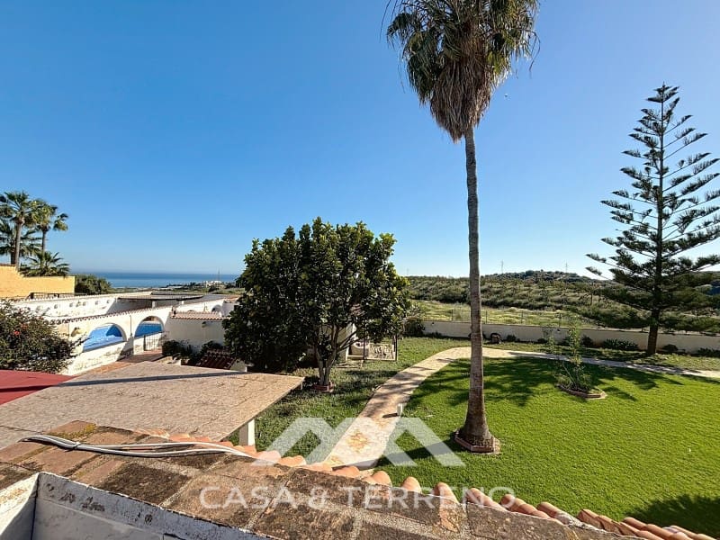 5 slaapkamer Villa te koop in Almayate met zwembad garage - € 1.500.000 (Ref: 9215438)