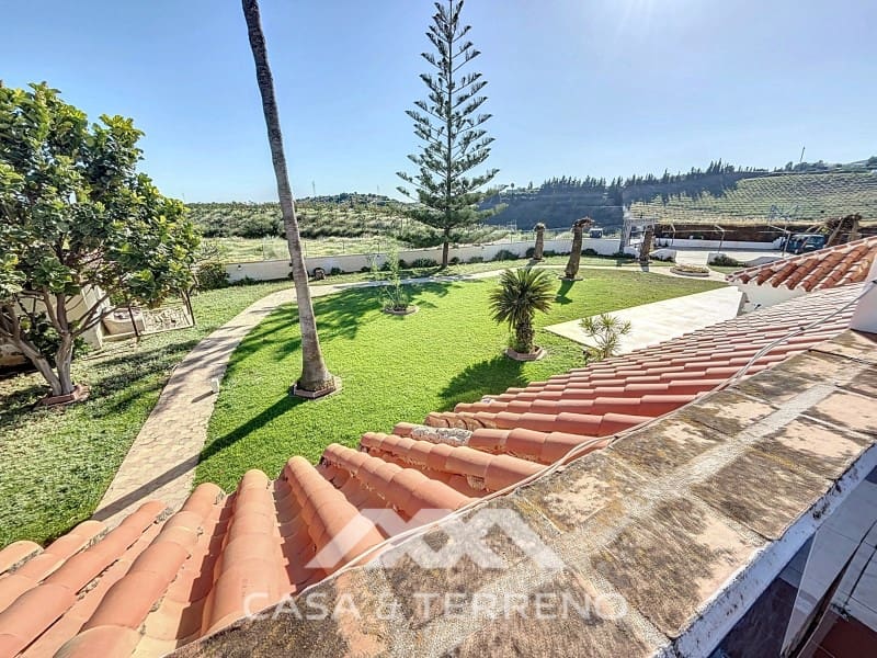 5 slaapkamer Villa te koop in Almayate met zwembad garage - € 1.500.000 (Ref: 9215438)