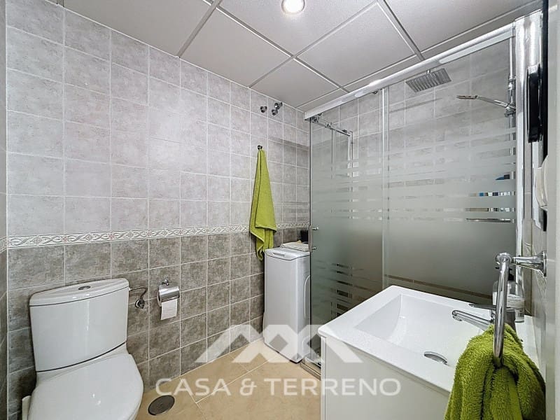 Appartement de 2 chambres à louer à Benajarafe avec piscine garage - 900 € (Ref: 9236945)