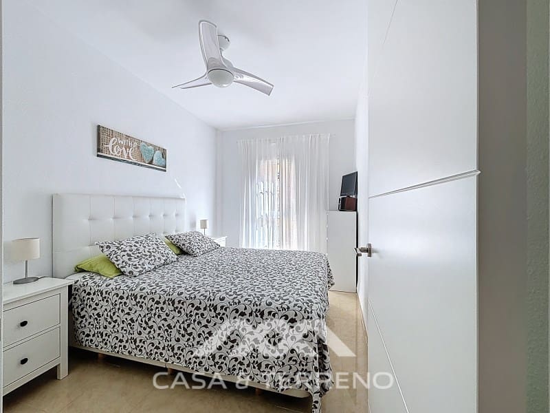 Appartement de 2 chambres à louer à Benajarafe avec piscine garage - 900 € (Ref: 9236945)