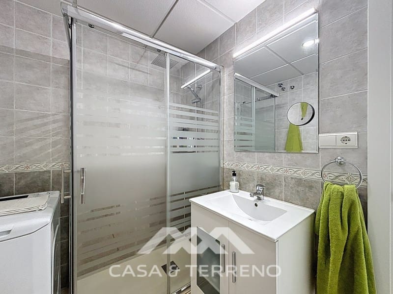 Appartement de 2 chambres à louer à Benajarafe avec piscine garage - 900 € (Ref: 9236945)