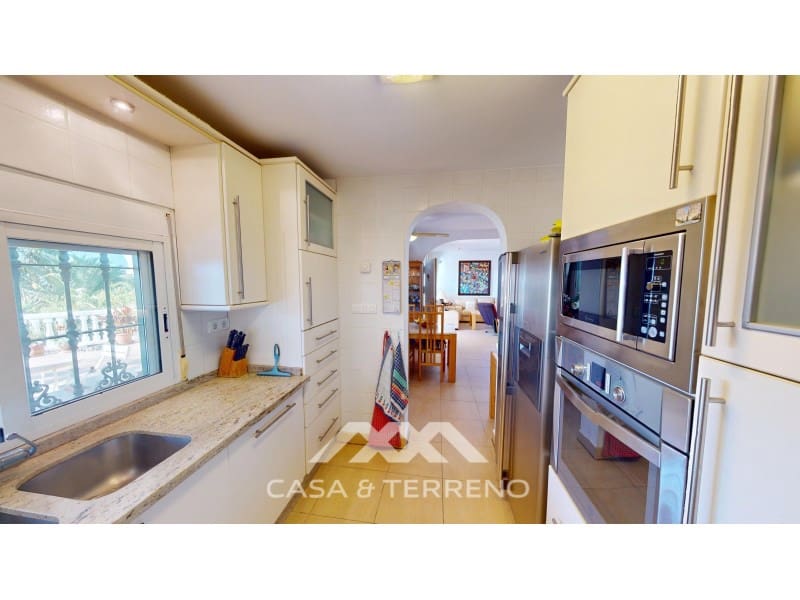 4 slaapkamer Villa te koop in Velez-Malaga met zwembad garage - € 890.000 (Ref: 9244281)