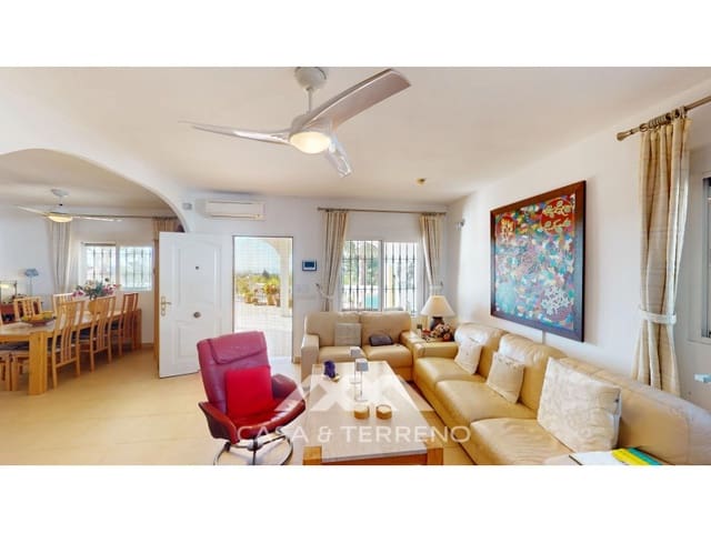 4 slaapkamer Villa te koop in Vélez-Málaga met zwembad garage - € 890.000 (Ref: 9244281)