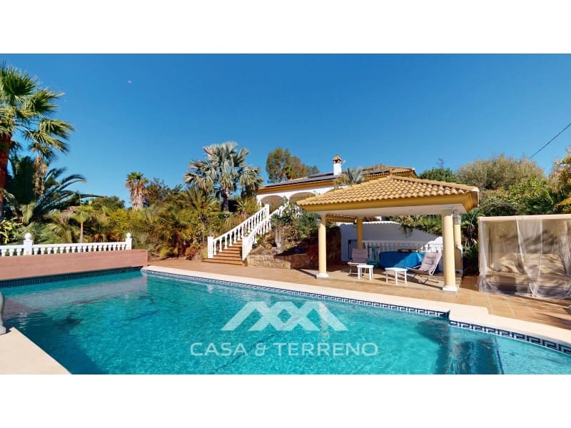 4 slaapkamer Villa te koop in Velez-Malaga met zwembad garage - € 890.000 (Ref: 9244281)