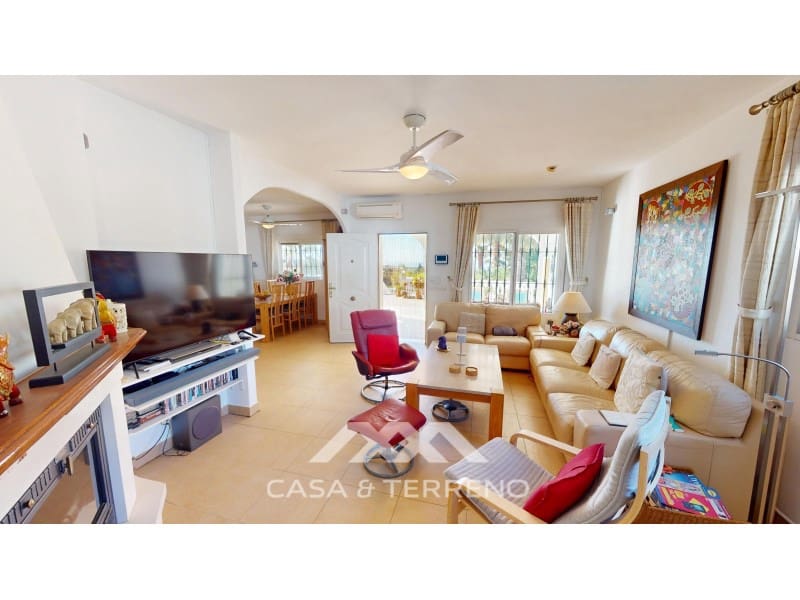 4 slaapkamer Villa te koop in Velez-Malaga met zwembad garage - € 890.000 (Ref: 9244281)