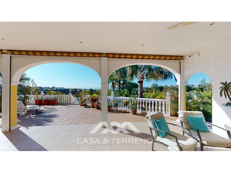 4 slaapkamer Villa te koop in Velez-Malaga met zwembad garage - € 890.000 (Ref: 9244281)