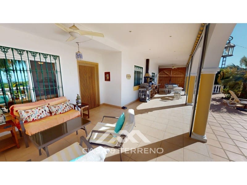 4 slaapkamer Villa te koop in Velez-Malaga met zwembad garage - € 890.000 (Ref: 9244281)