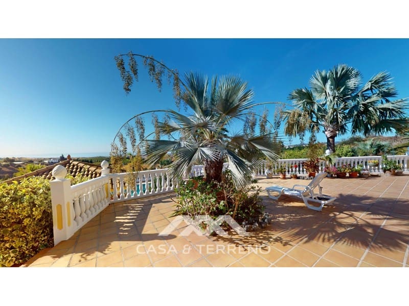 4 slaapkamer Villa te koop in Velez-Malaga met zwembad garage - € 890.000 (Ref: 9244281)