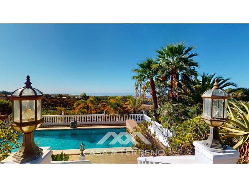 4 slaapkamer Villa te koop in Velez-Malaga met zwembad garage - € 890.000 (Ref: 9244281)