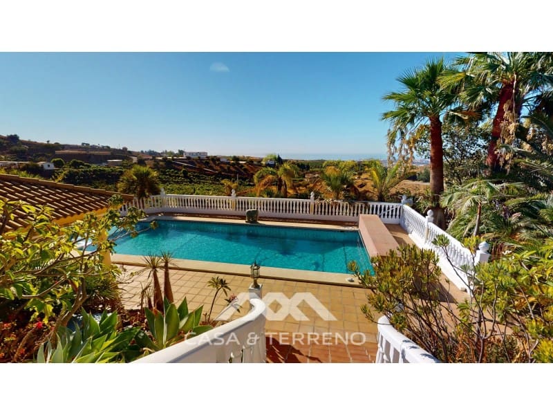 4 slaapkamer Villa te koop in Velez-Malaga met zwembad garage - € 890.000 (Ref: 9244281)