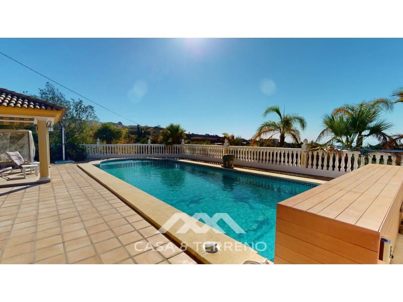 4 slaapkamer Villa te koop in Velez-Malaga met zwembad garage - € 890.000 (Ref: 9244281)