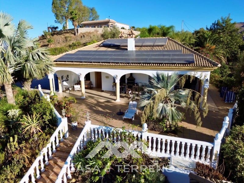 4 slaapkamer Villa te koop in Velez-Malaga met zwembad garage - € 890.000 (Ref: 9244281)