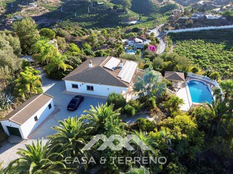 4 slaapkamer Villa te koop in Velez-Malaga met zwembad garage - € 890.000 (Ref: 9244281)