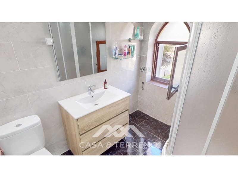 4 quarto Moradia para venda em Velez-Malaga - 280 000 € (Ref: 9282494)