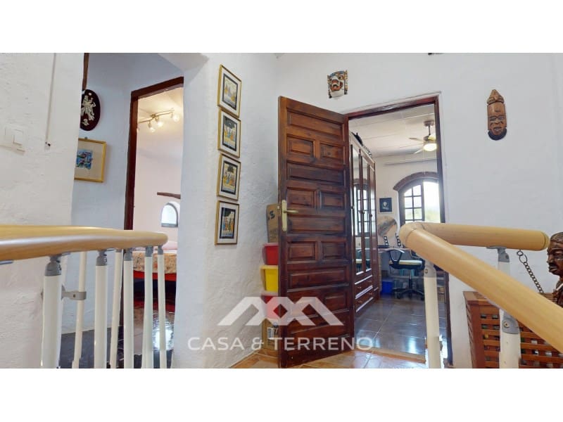4 bedroom Guesthouse/B & B for sale in Velez-Malaga - € 280,000 (Ref: 9282496)