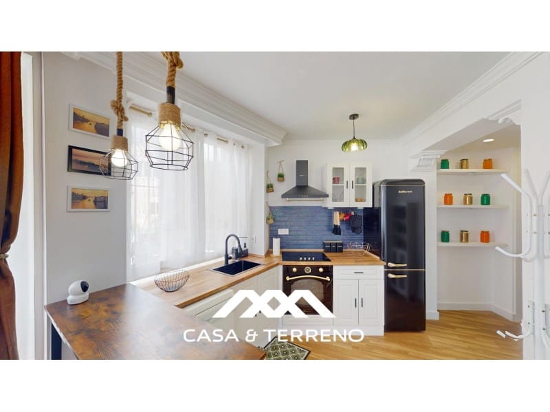 Apartamento de 2 habitaciones en Nerja en venta - 249.000 € (Ref: 9303700)