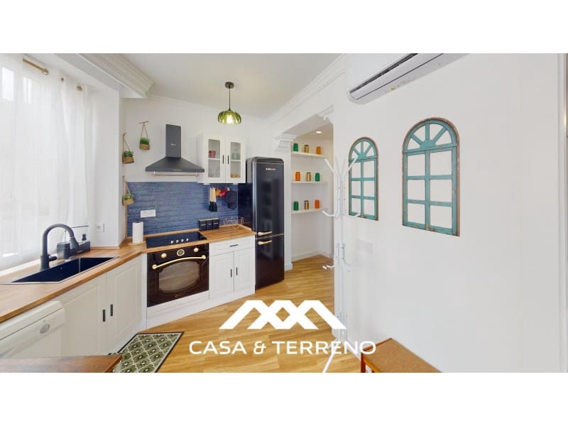 Apartamento de 2 habitaciones en Nerja en venta - 249.000 € (Ref: 9303700)