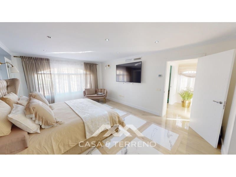 4 quarto Moradia para venda em Caleta de Velez com piscina - 1 500 000 € (Ref: 9347742)