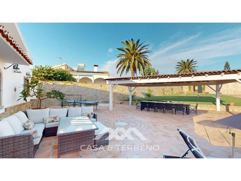 4 quarto Moradia para venda em Caleta de Velez com piscina - 1 500 000 € (Ref: 9347742)