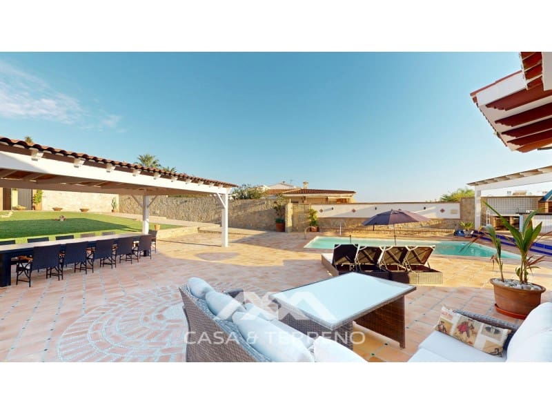 4 quarto Moradia para venda em Caleta de Velez com piscina - 1 500 000 € (Ref: 9347742)
