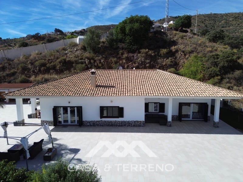 4 sypialnia Willa na sprzedaż w Moclinejo z basenem - 595 000 € (Ref: 9362936)