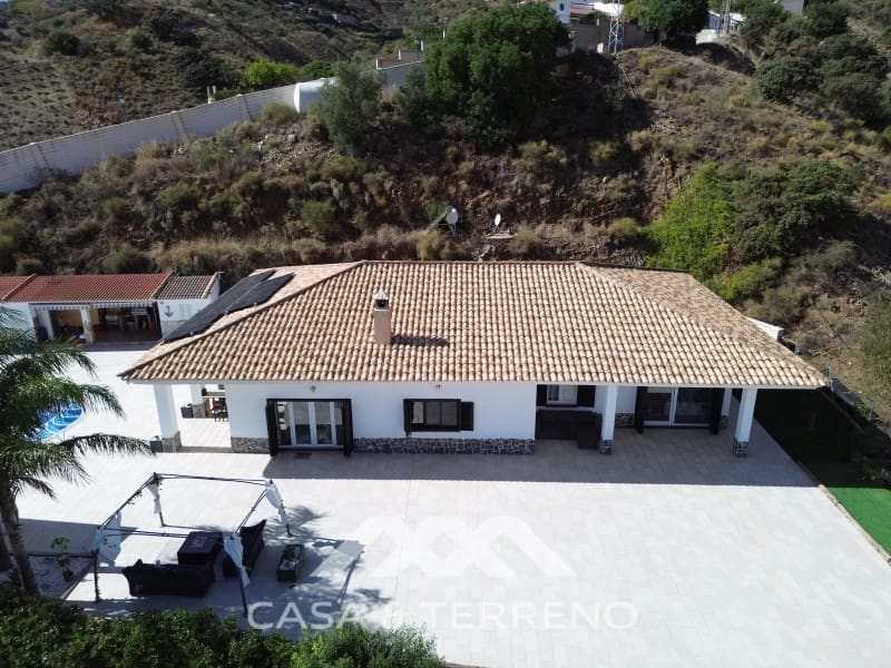 4 sypialnia Willa na sprzedaż w Moclinejo z basenem - 595 000 € (Ref: 9362936)