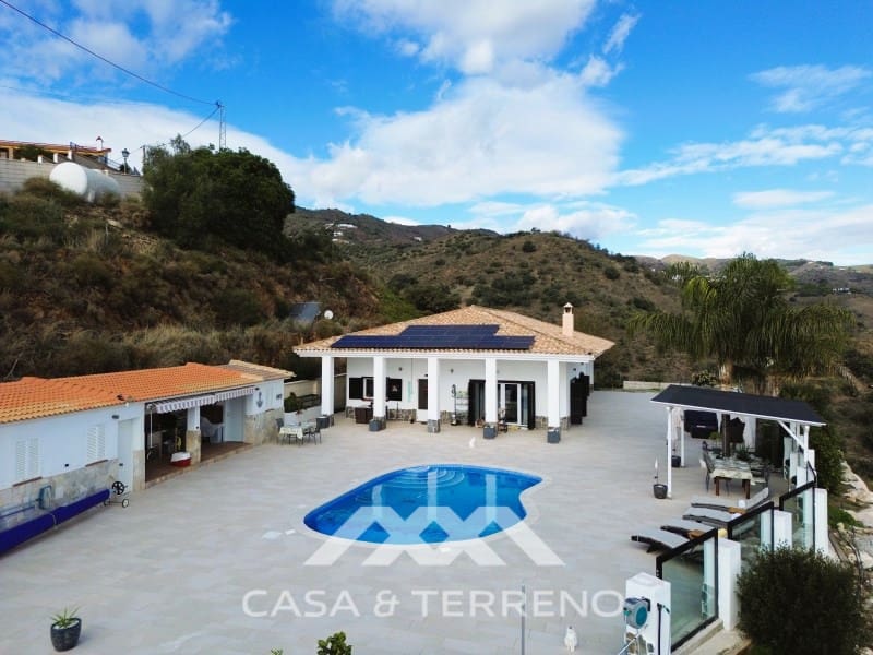 4 sypialnia Willa na sprzedaż w Moclinejo z basenem - 595 000 € (Ref: 9362936)