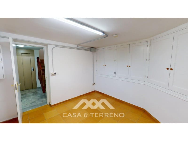 5 sypialnia Willa na sprzedaż w Caleta de Velez z garażem - 995 000 € (Ref: 9383302)