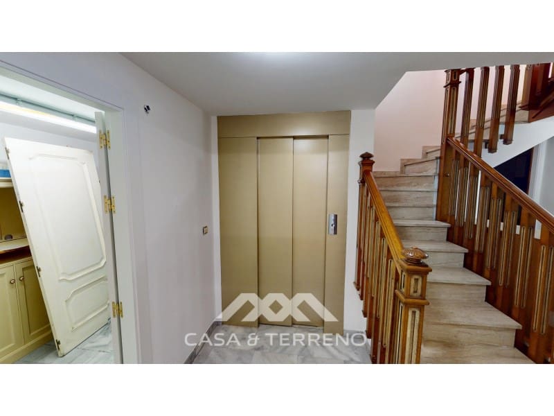 5 sypialnia Willa na sprzedaż w Caleta de Velez z garażem - 995 000 € (Ref: 9383302)