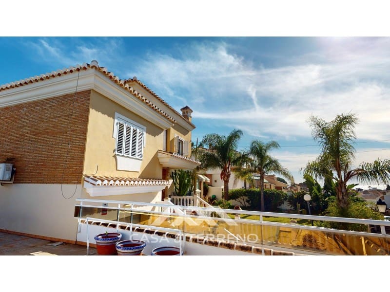 5 sypialnia Willa na sprzedaż w Caleta de Velez z garażem - 995 000 € (Ref: 9383302)