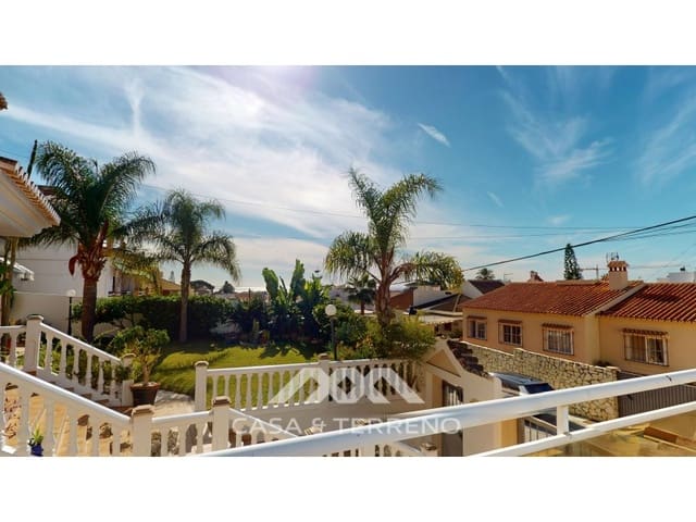 5 camera da letto Villa in vendita in Caleta de Vélez, Vélez-Málaga con garage - 995.000 € (Rif: 9383302)