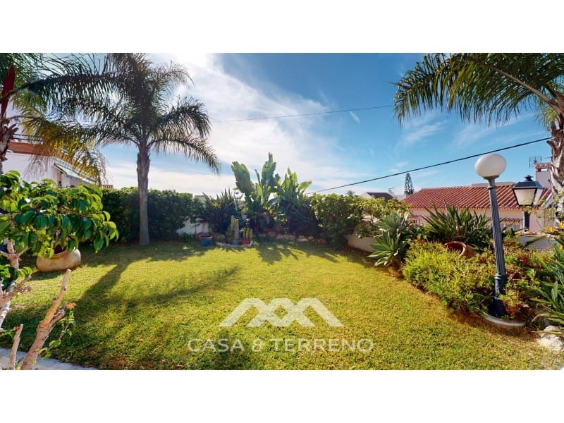 5 sypialnia Willa na sprzedaż w Caleta de Velez z garażem - 995 000 € (Ref: 9383302)