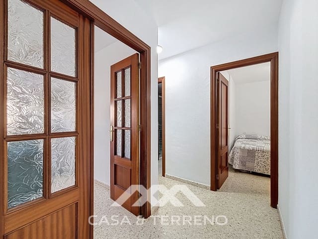 2 bedroom Flat for rent in Torre del Mar, Vélez-Málaga - € 800 (Ref: 9398403)