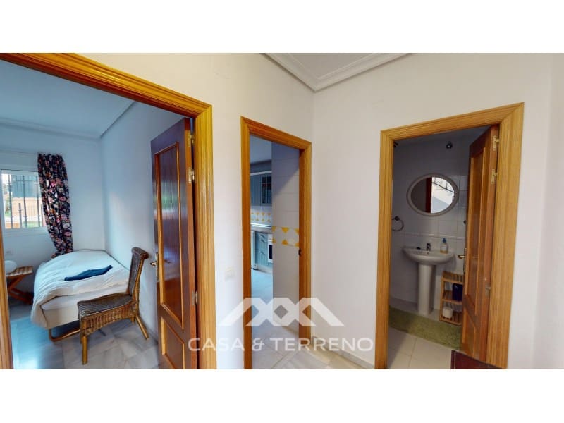 4 makuuhuone Omakotitalo myytävänä paikassa Caleta de Velez - 378 000 € (Ref: 9452266)