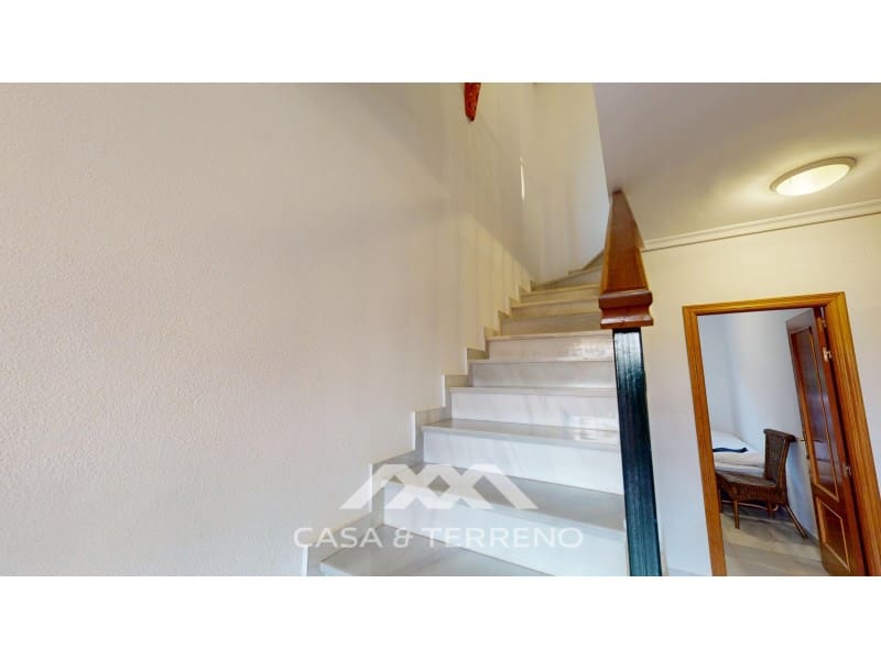 4 makuuhuone Omakotitalo myytävänä paikassa Caleta de Velez - 378 000 € (Ref: 9452266)