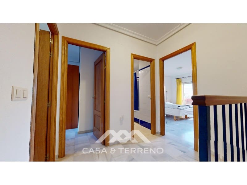 4 makuuhuone Omakotitalo myytävänä paikassa Caleta de Velez - 378 000 € (Ref: 9452266)